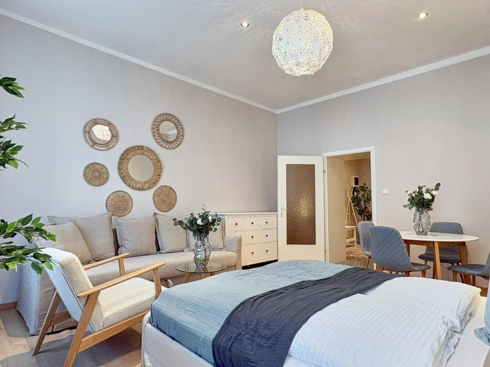 Spacious And Near Metro I Close To Parks I Akh Leilighet Wien Eksteriør bilde