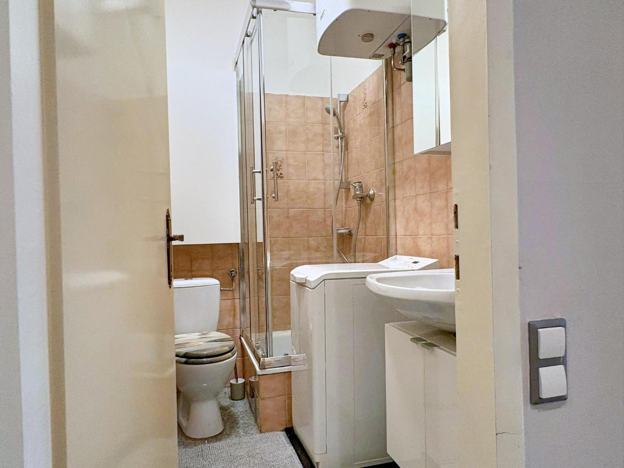 Spacious And Near Metro I Close To Parks I Akh Leilighet Wien Eksteriør bilde